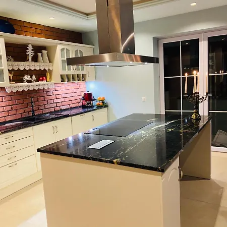 Iseroase * ポビエドナ